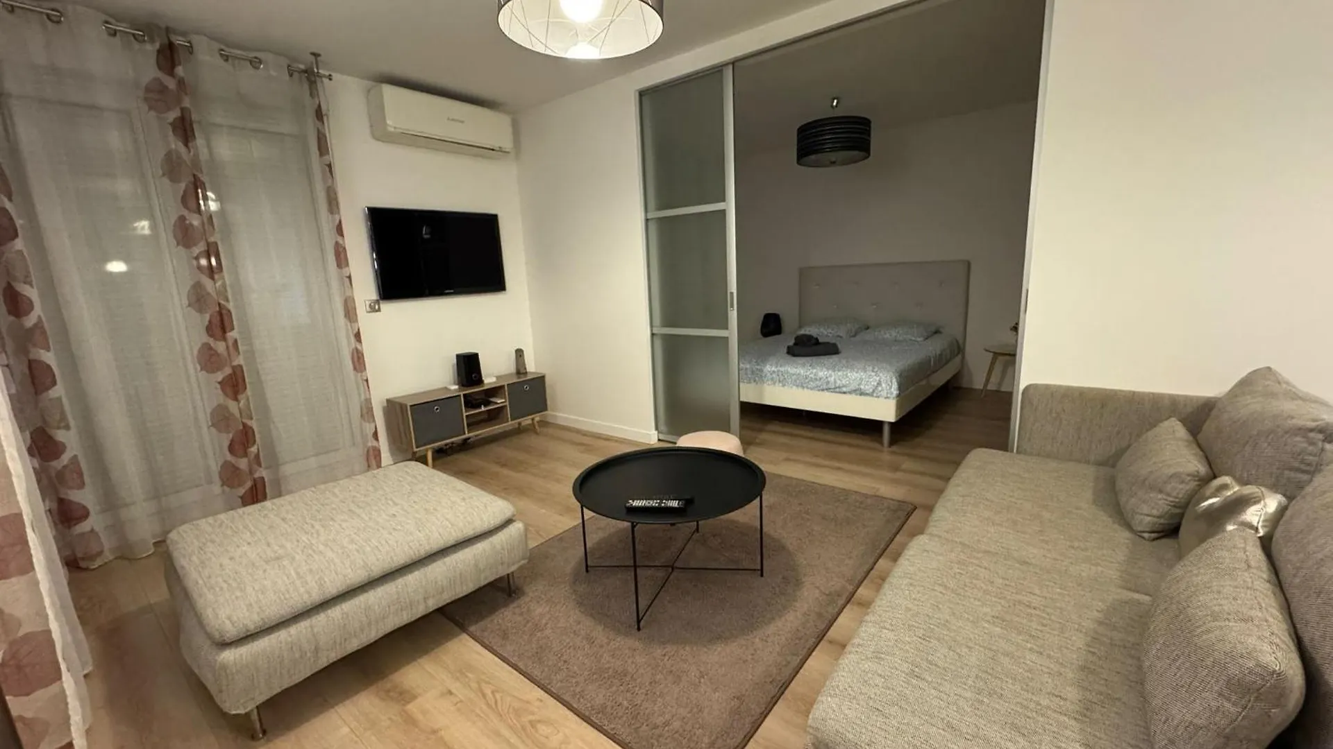 T3 Terrasse-Parking Groupama Stadium Ldlcarena Decines-Charpieu Apartment